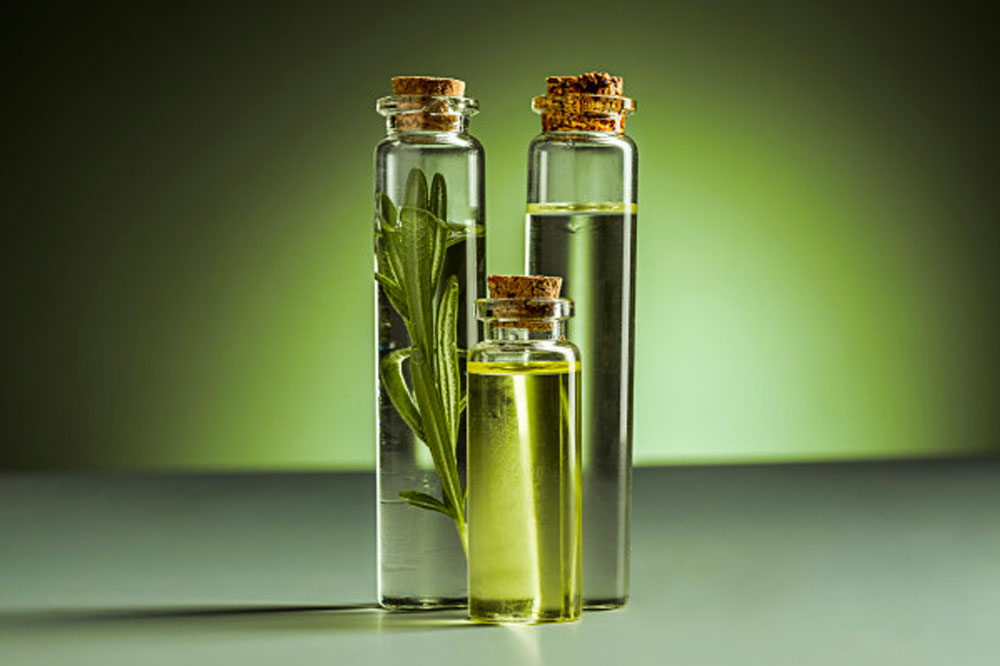 Essential Oils that Help Manage Migraine Symptoms