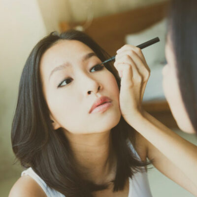 Simple Eyeliner Application Tips for the Workplace