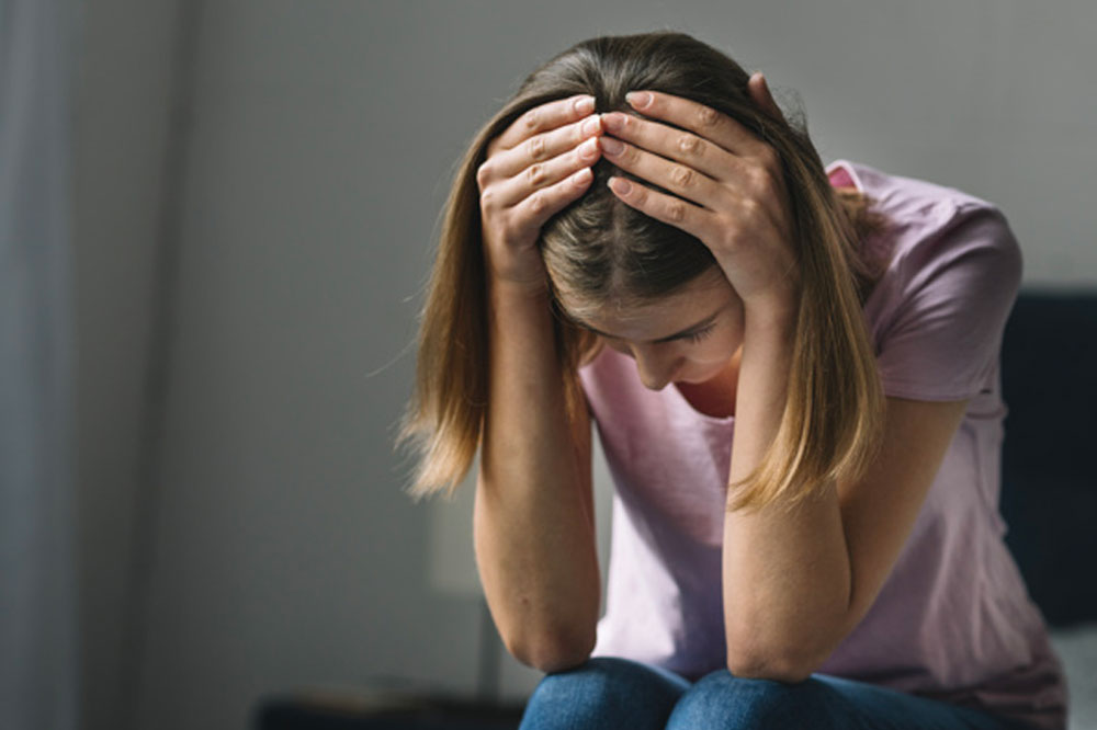 8 Early Signs and Symptoms of Depression